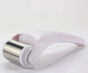 Rouleau dermique glacé pour le visage et le corps – GlowMira™